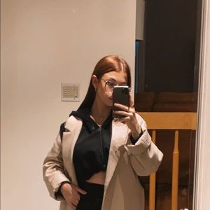 Meet your Posher, Léonie